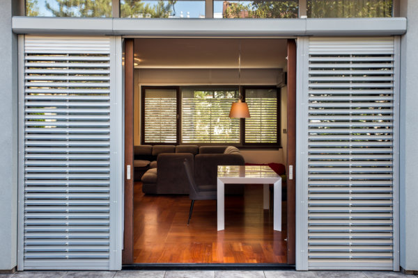 Żaluzje fasadowe- widok od frontu- Grako Warszawa.jpg